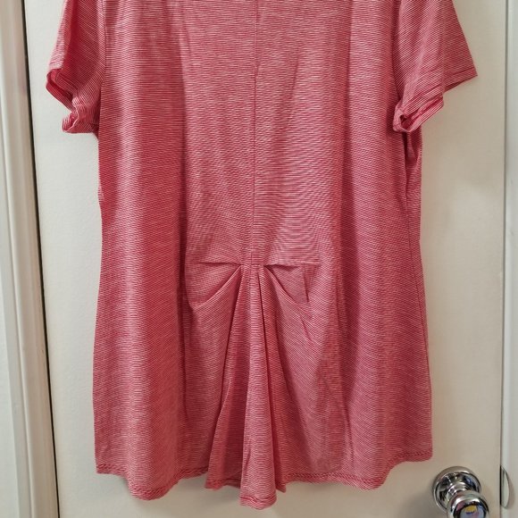 Scoop neck short sleeve Parisian Cafe screen with rhinestones & Foil mini stripe - Picture 7 of 7